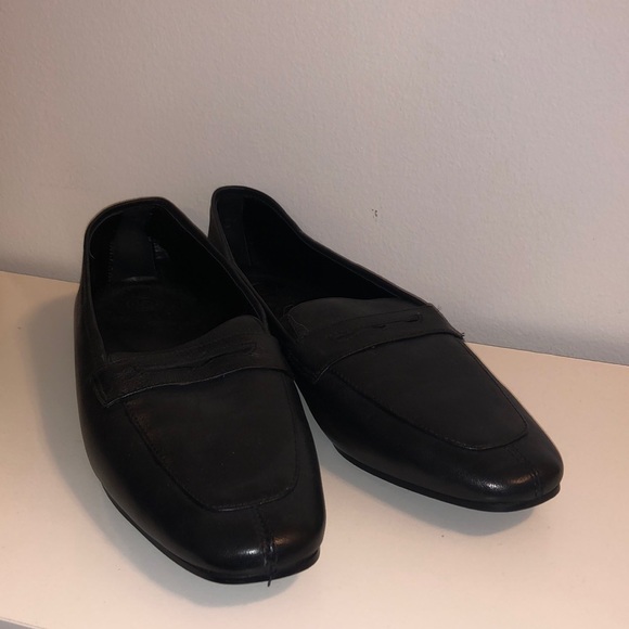 Women’s Black Urban Outfitters Leather Loafer Flat Size 40 - Picture 2 of 4